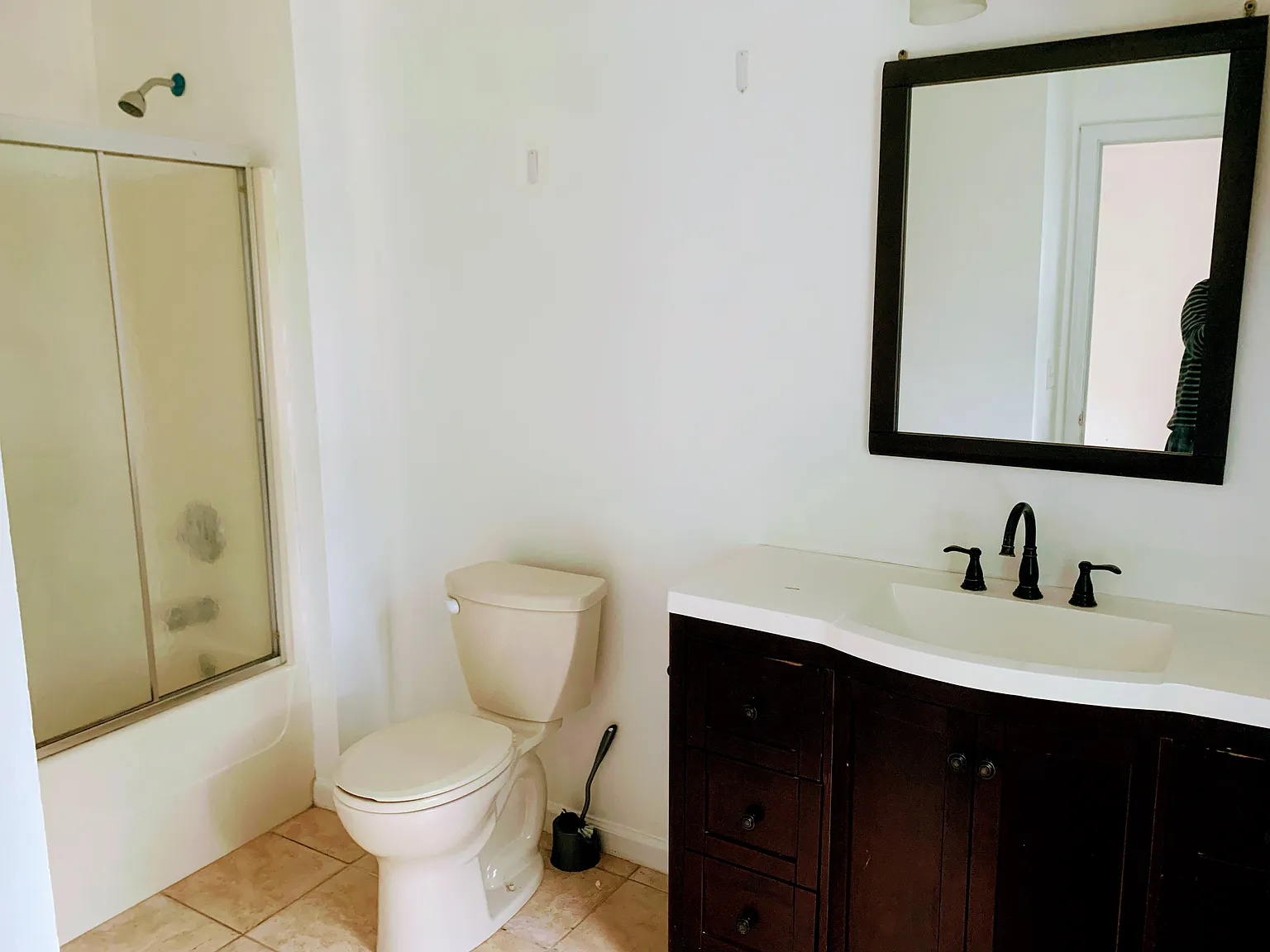 2 bed, 2.5 bath, 1300 sqft, $2,200 — Photo 3