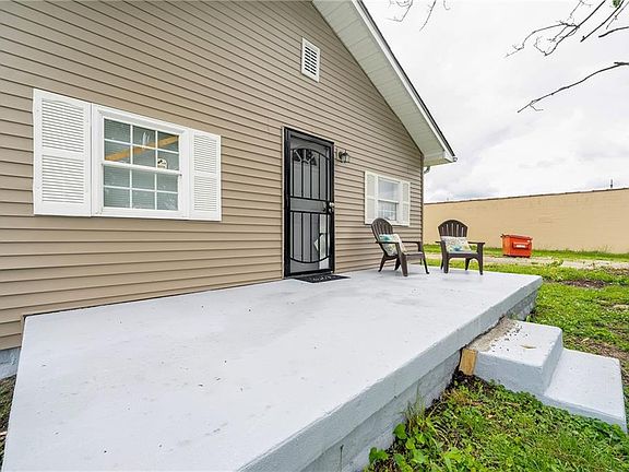 3rd image of 2237 Yandes St