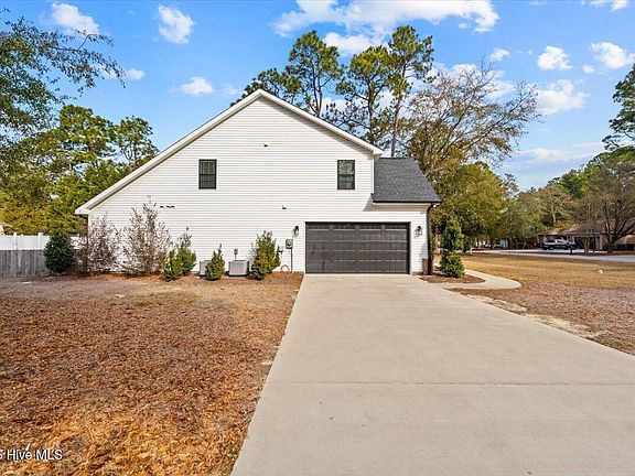 2nd image of 105 Tamarisk Lane