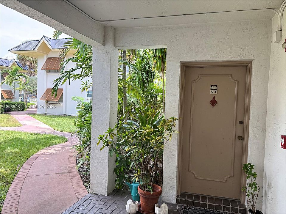 1st image of 9304 SW 77th Ave APT C3