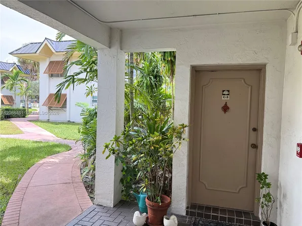 9304 SW 77th Ave APT C3, Miami, FL 33156