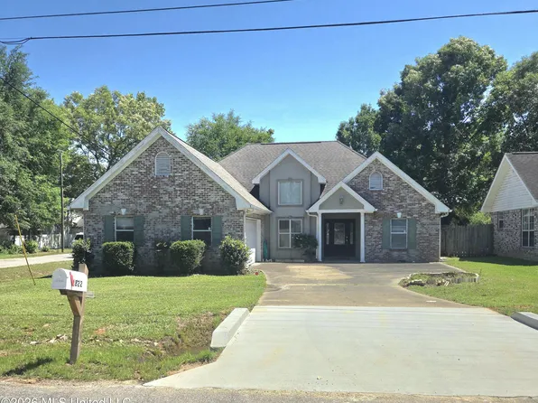 9822 Ana Hulu St, Diamondhead, MS 39525
