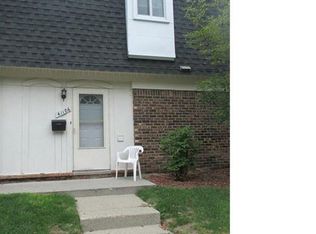 41106 N Woodbury Green Dr, Belleville, MI 48111