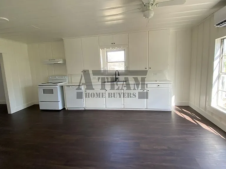801 Walnut St — Photo 9