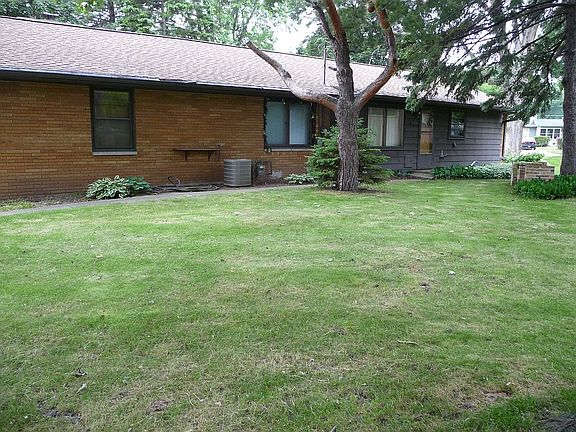 5th image of 803 Hawthorn Dr