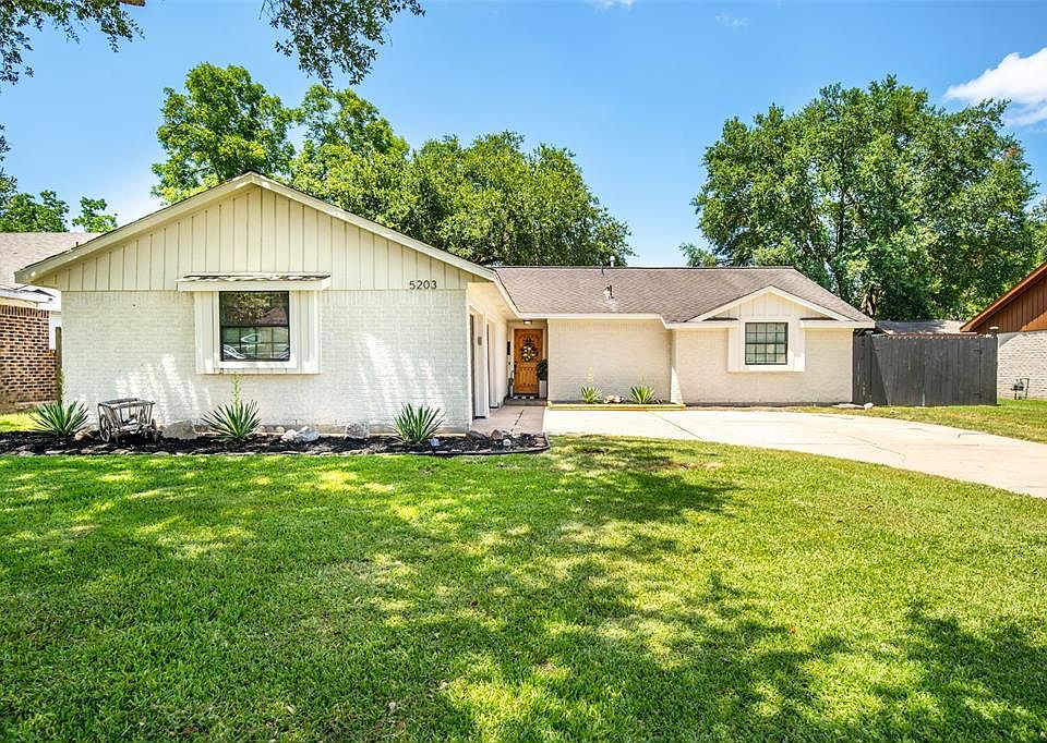 1st image of 5203 Camden Ln