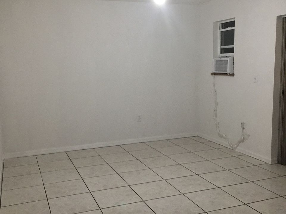 2nd image of 20168 NW 38th Pl