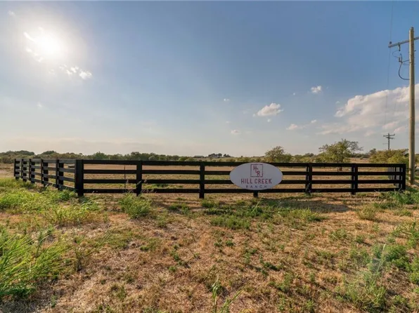 22 Creekside Dr, Hillsboro, TX 76645