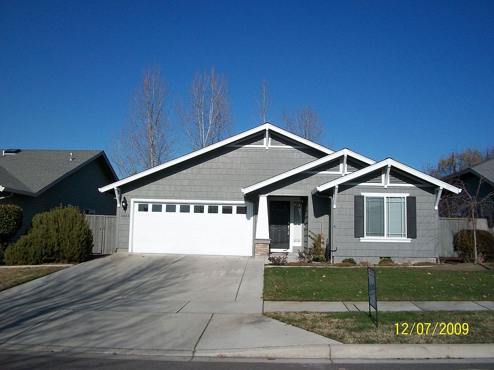 3323 Edgewater Drive