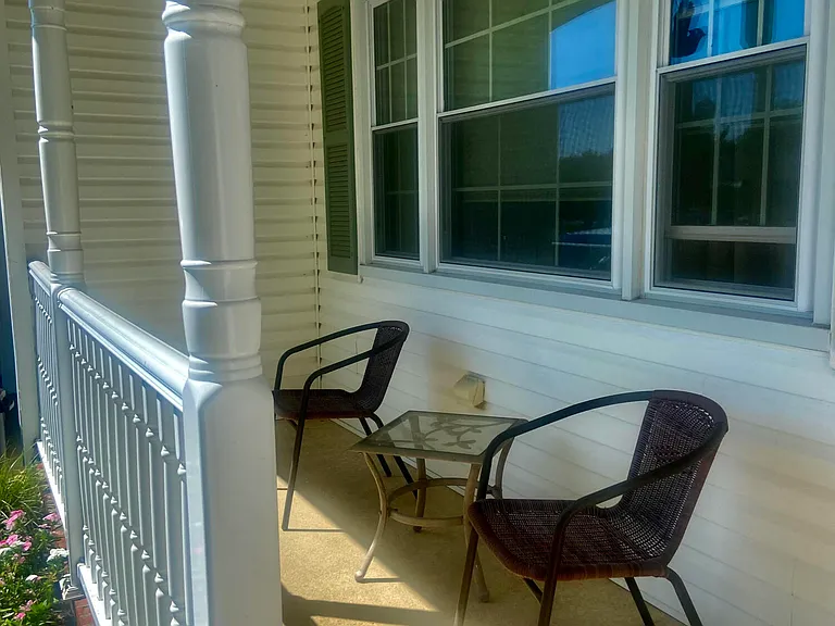 7 Basset Dr — Photo 2
