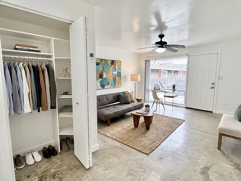 45 Lexington — Photo 6