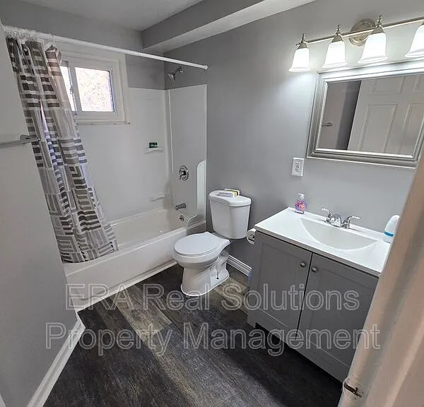 4651 Hilton Ave #B — Photo 7