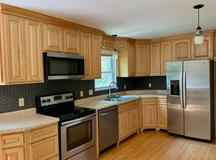 1225 Clairmont Ln, Saint Charles, MO 63303