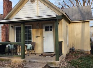 206 S Main St, Spring Hill, KS 66083