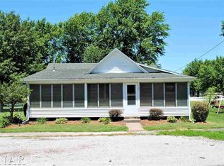 107 E Cooper St, Colfax, IL 61728