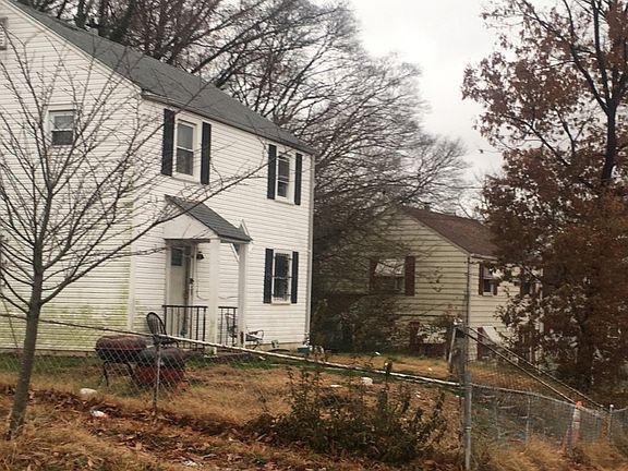 5th image of 2509 Kent Village Dr