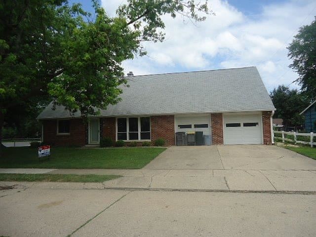 1st image of 100 Myrtle Dr