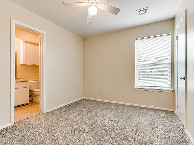 504 N Davis Ave — Photo 43
