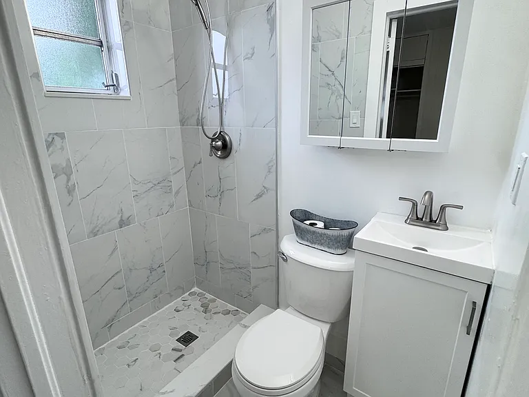 1030 Superior St #2 — Photo 4