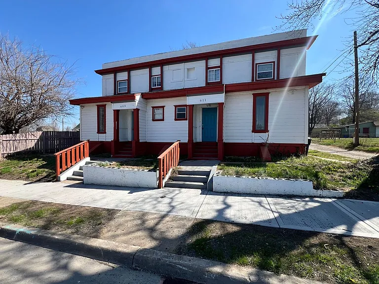 611 Fremont Ave #A — Photo 1
