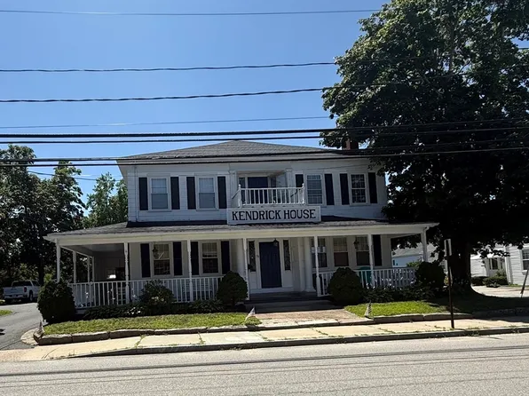 76 High St, Wareham, MA 02571