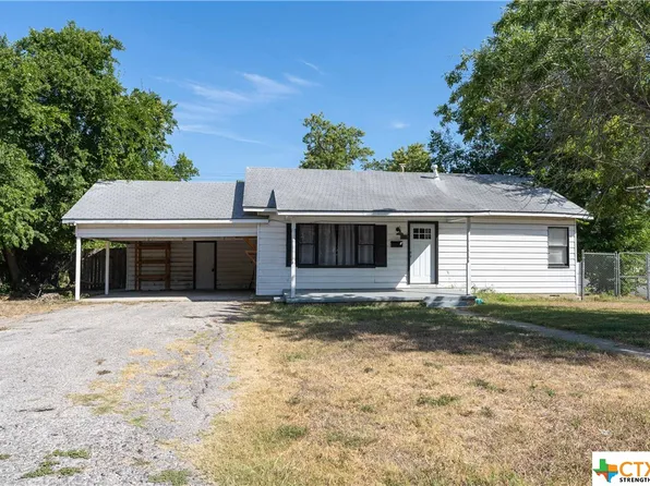 1001 Plum St, Lockhart, TX 78644