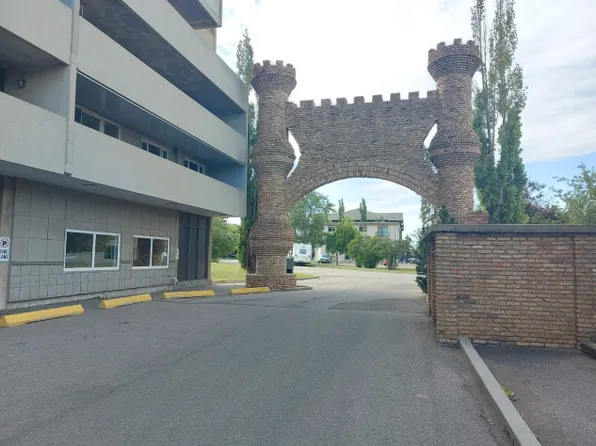 4902 37th St, Red Deer, AB T4N 6M9