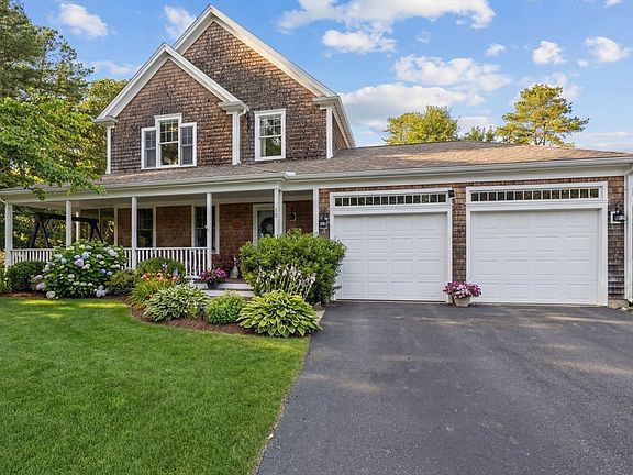 2nd image of 18 Red Pine Ln