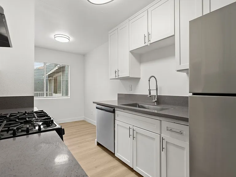 Bevia Apartments — Photo 15