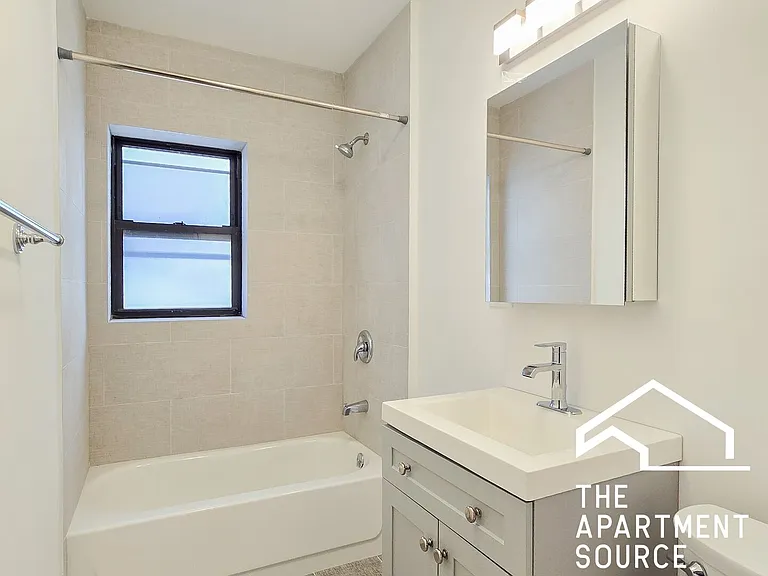 510 W Cornelia Ave #2 — Photo 7