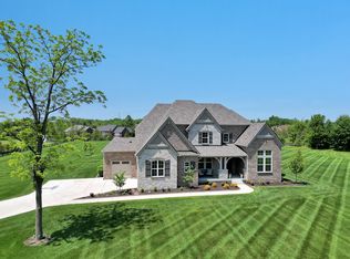 8616 Hunt Club Rd, Zionsville, IN 46077