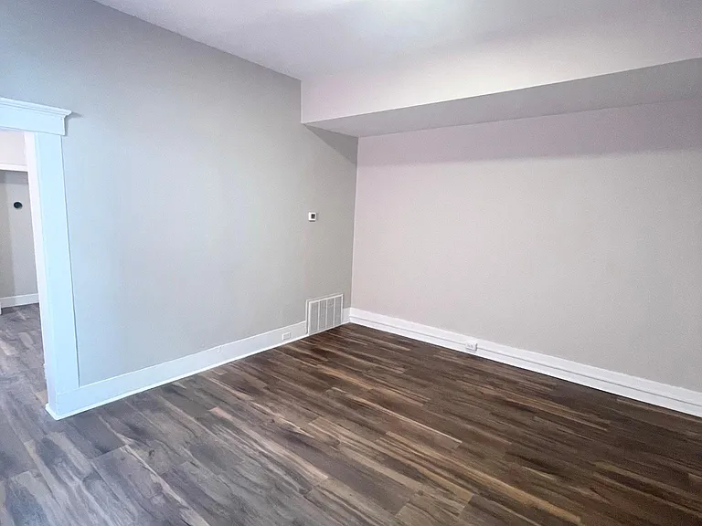 236 E 8th St #2 — Photo 8