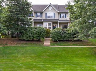 15 Brentwood Ct, Flemington, NJ 08822