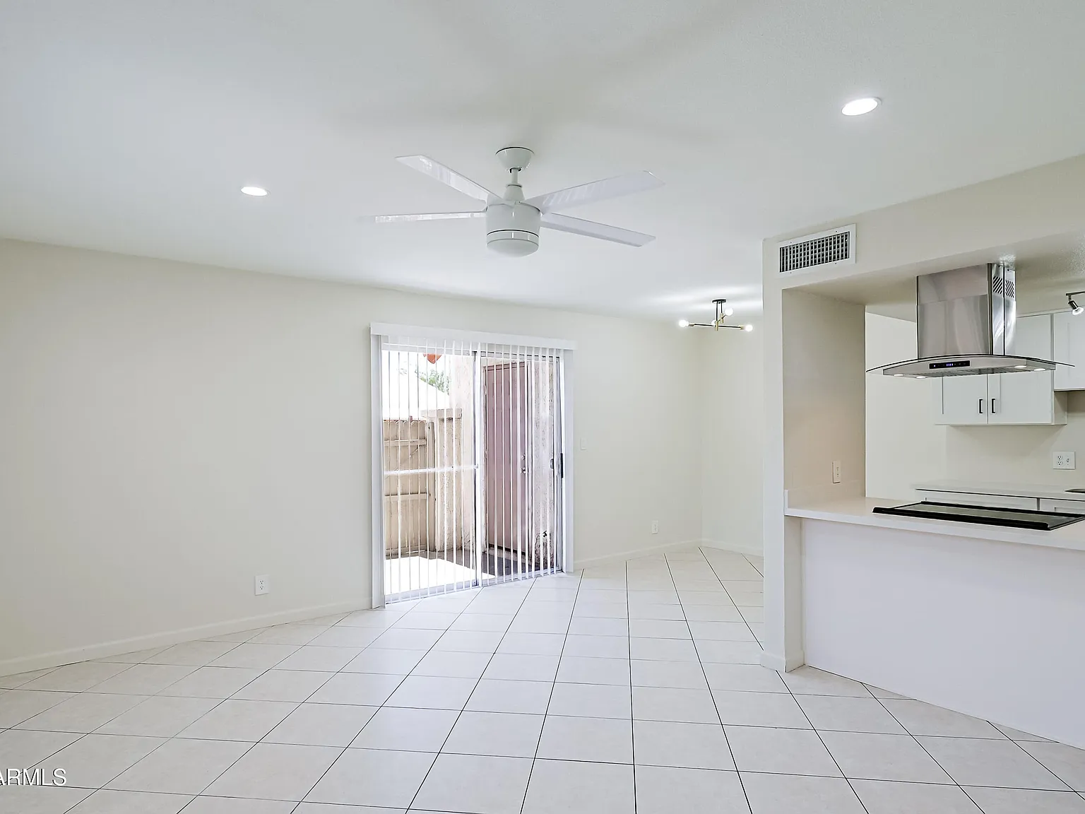 3 bed, 1.5 bath, 1023 sqft, $1,750 — Photo 2