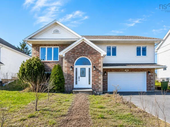 75 Stonehaven Cres, Halifax, NS B2V 2S7