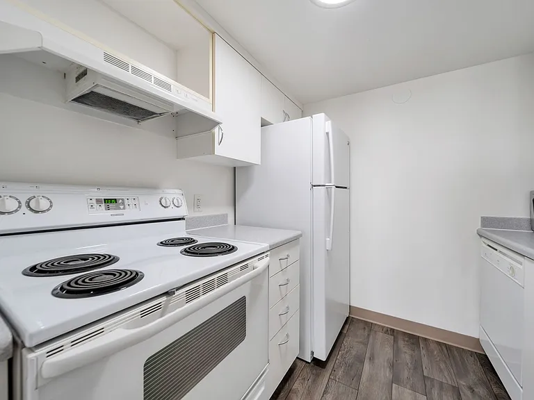 Capitol Reef Apartments — Photo 3