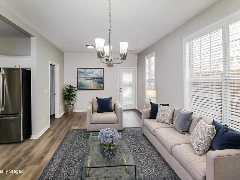 8565 Griffin Park Dr — Photo 6