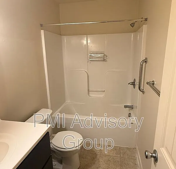 3320 SE Taurus Ave — Photo 5