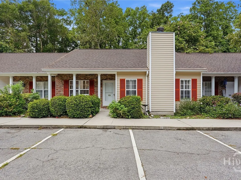 19 Chaintree Dr #FURNISHED