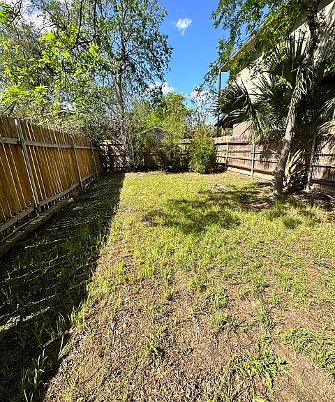 325 E French Pl — Photo 4