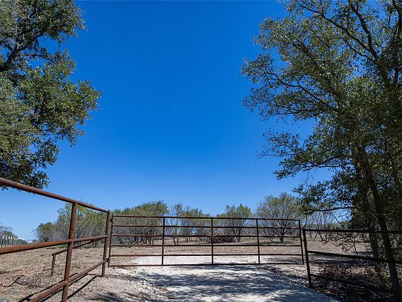3rd image of 4005 Old Colony Line Rd