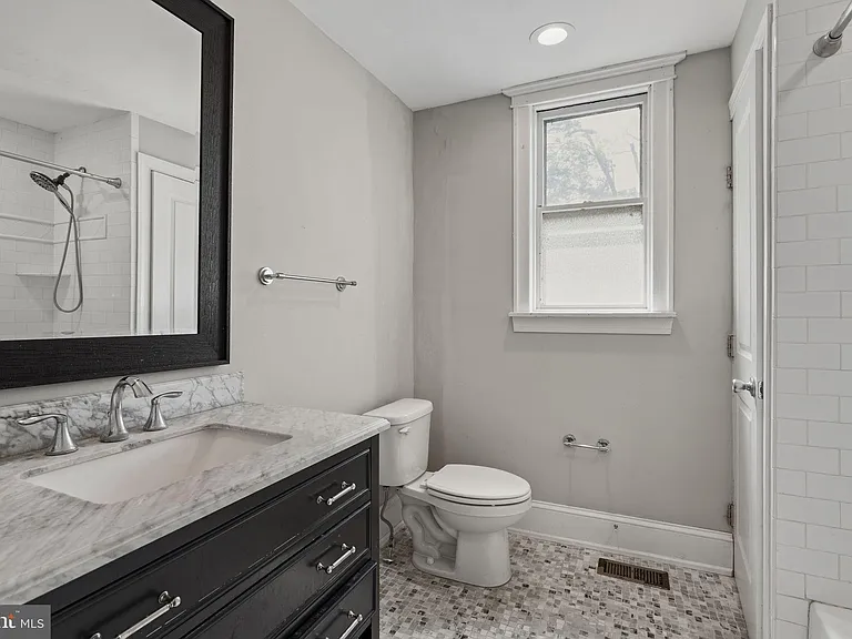 1515 Butler Pike — Photo 32