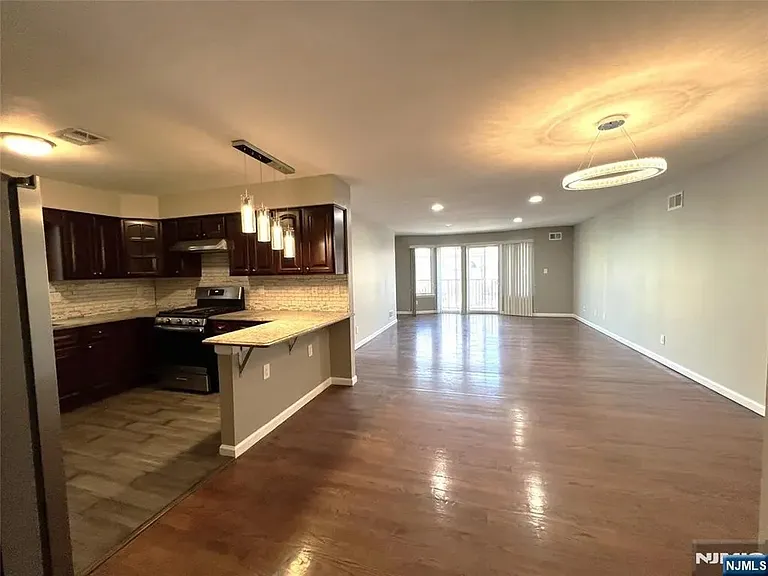 25 Wallis Ave #2 — Photo 5