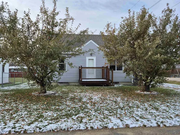 116 1st Ave NE, Surrey, ND 58785