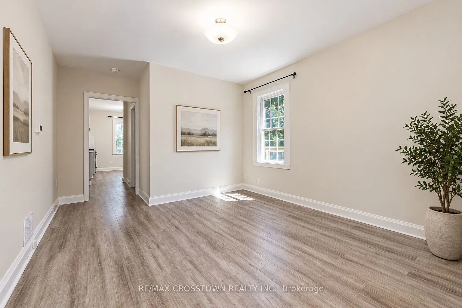 3 bed, $2,300 — Photo 4