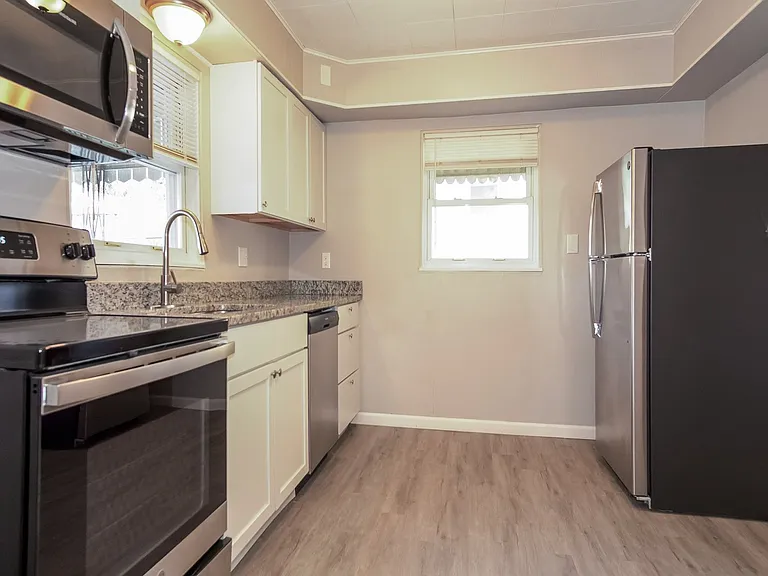 516892_019_kitchen_13323247.jpg