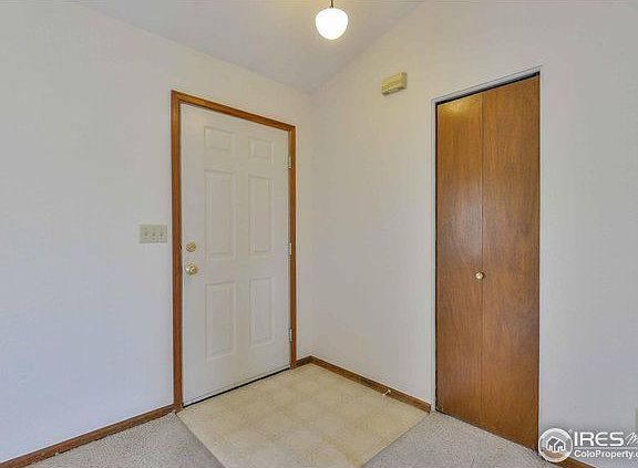 3rd image of 1029 Pinyon Dr