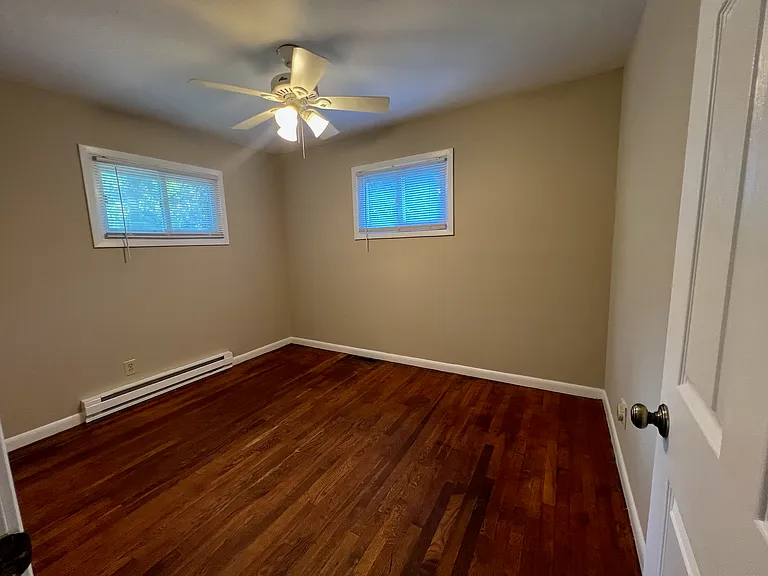 1405 Larson St — Photo 23