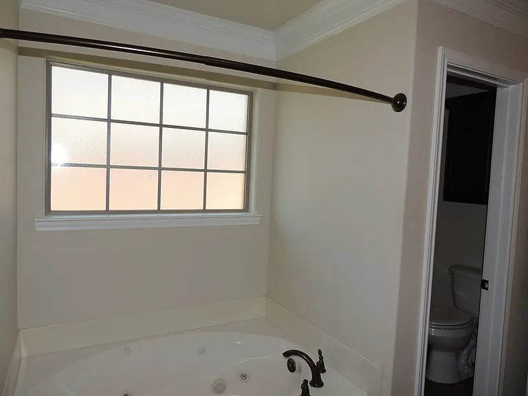 5706 Champions Dr — Photo 26