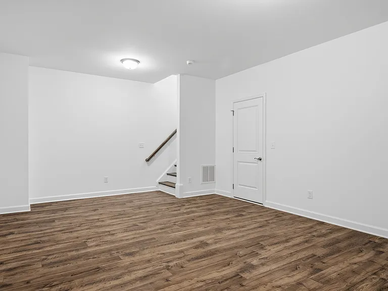 1053 Balsam Ln — Photo 28